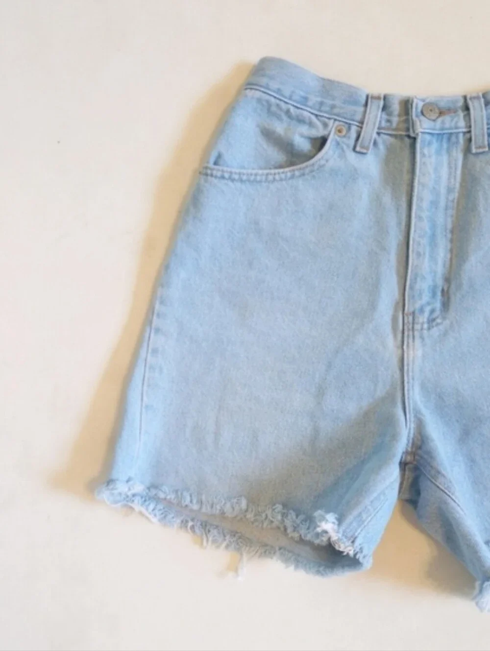 Faded Glory vintage 1990s rigid denim 100% cotton high-waisted light wash shorts